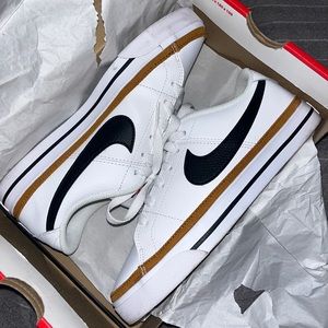 Woman’s Nike Court Legacy Sneakers